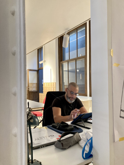 Appel à résidence L'Imprimerie - De Drukkerij - Afif Khaled en résidence à la Maison Marc Sleen. test